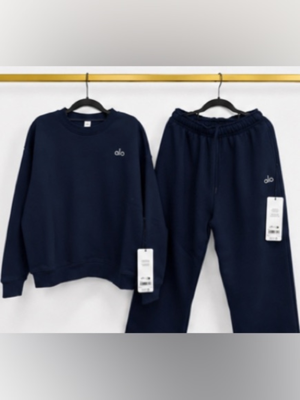 Navy Alo Sweater And Sweatpant
Cuffed Set